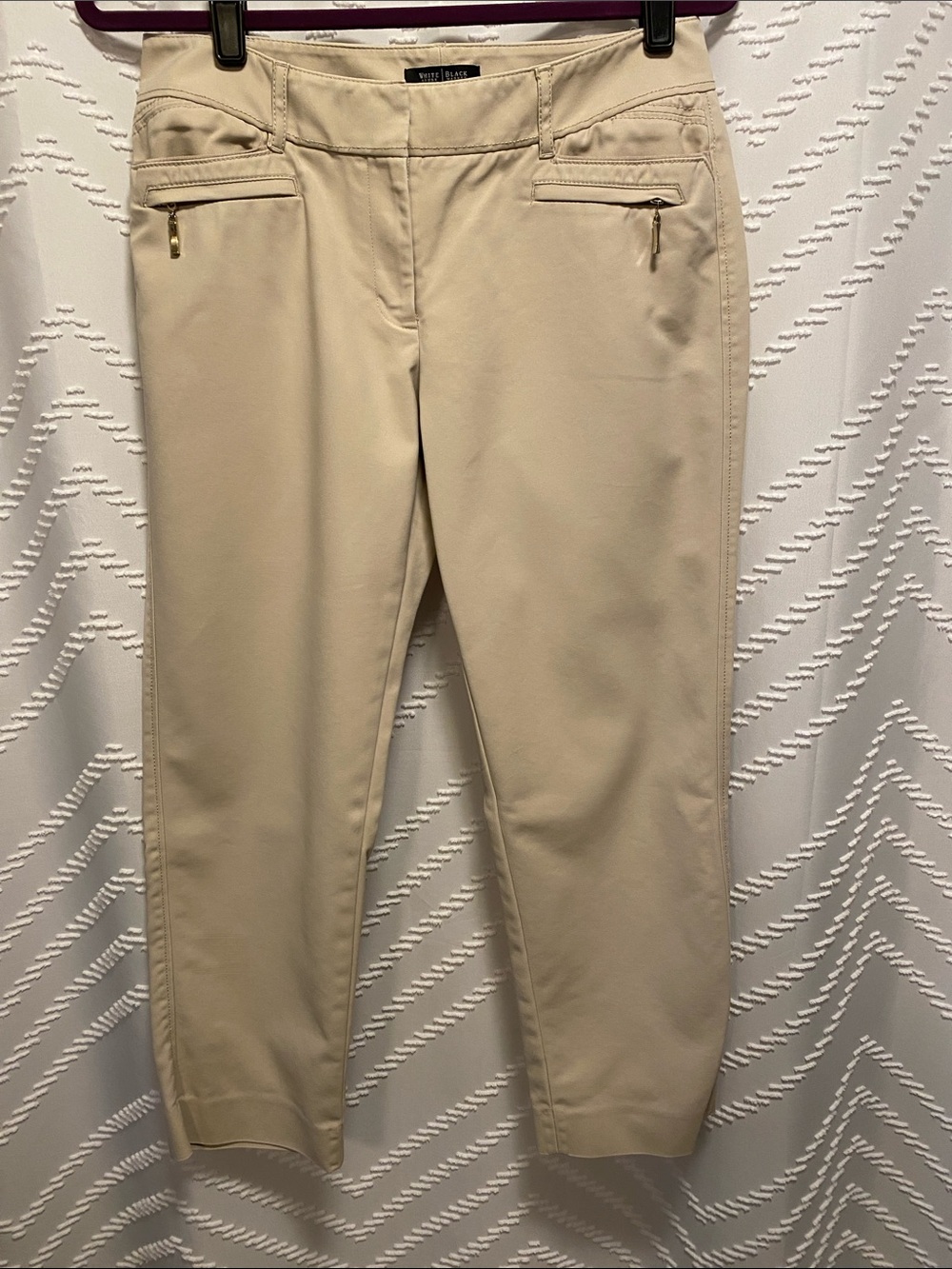 Woman’s White House Black Market 8R Beige Ankle Pants